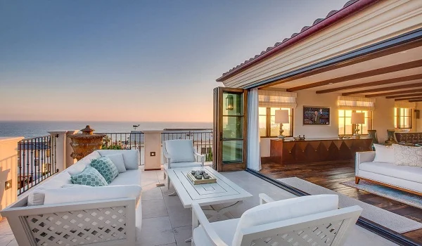 Jhamtani Codename The Crown Balcony View